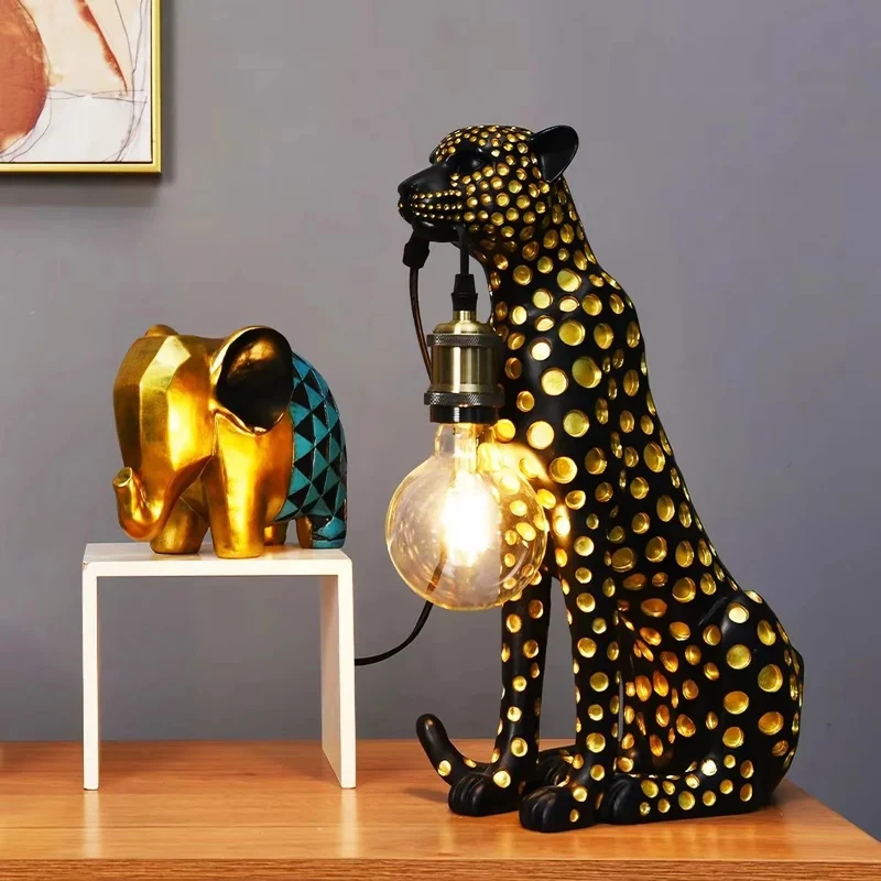 Missy The Cheetah Table Lamp
