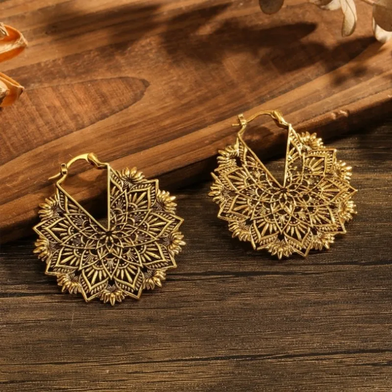 Hollow Out Wild Bloom Hoop Earrings
